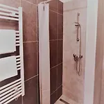 Helena Apartament *